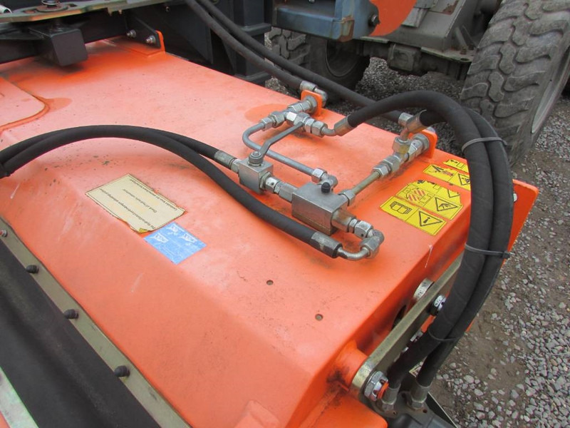 Tuchel Profi 600-230 Kehrbesen / 6.500 EUR - Implemento para Maquinaria de construcción: foto 5 Tuchel Profi 600-230 Kehrbesen / 6.500 EUR - Implemento para Maquinaria de construcción: foto 5