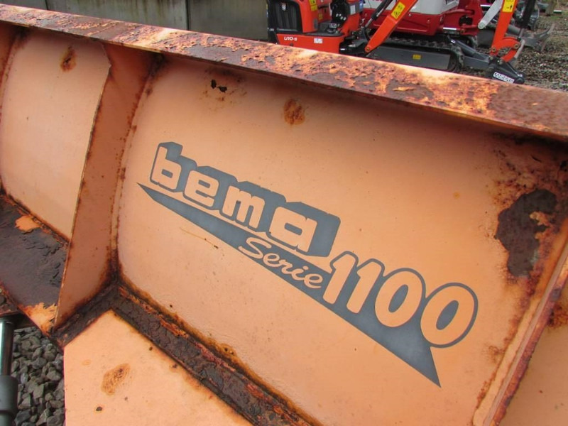 Kramer 750 Radlader mit Winterdienstausrüstung 19.900 € - Cargadora de ruedas: foto 4 Kramer 750 Radlader mit Winterdienstausrüstung 19.900 € - Cargadora de ruedas: foto 4