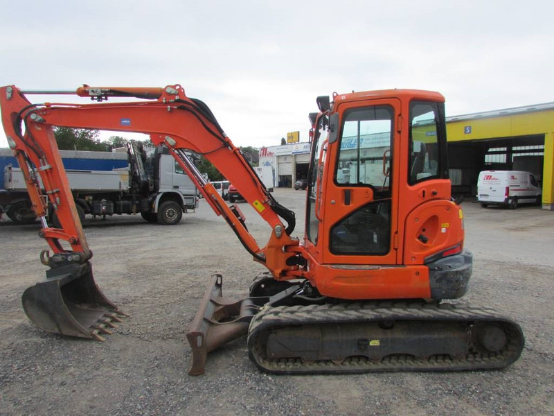 Kubota U 55-4 25.500 EUR - Miniexcavadora: foto 4 Kubota U 55-4 25.500 EUR - Miniexcavadora: foto 4
