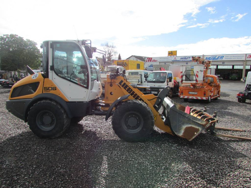 Liebherr L 506 Compact Radlader 46.500 EUR netto L506C - Cargadora de ruedas: foto 1 Liebherr L 506 Compact Radlader 46.500 EUR netto L506C - Cargadora de ruedas: foto 1