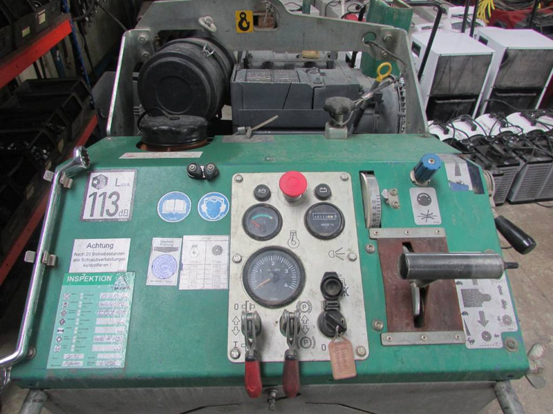 Lissmac FS 28 D Fugenschneider 6.000 EUR - Maquinaria para hormigón: foto 3 Lissmac FS 28 D Fugenschneider 6.000 EUR - Maquinaria para hormigón: foto 3