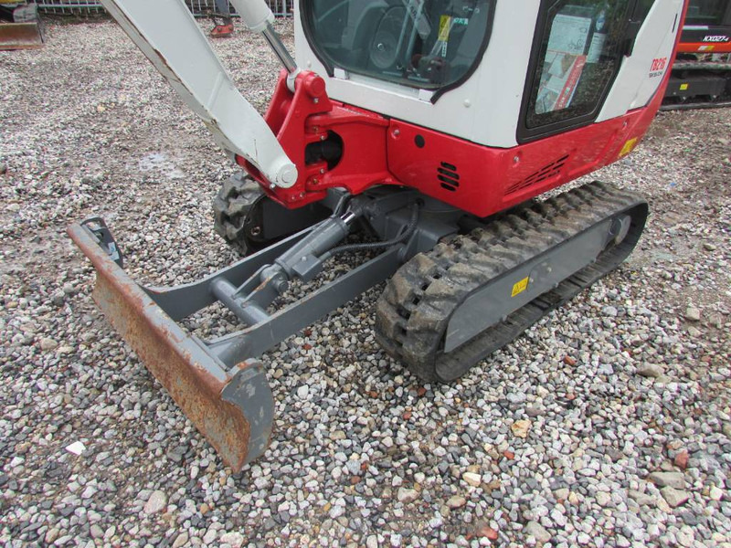 Takeuchi TB 216 V3 Minibagger 25.500 EUR - Miniexcavadora: foto 2 Takeuchi TB 216 V3 Minibagger 25.500 EUR - Miniexcavadora: foto 2