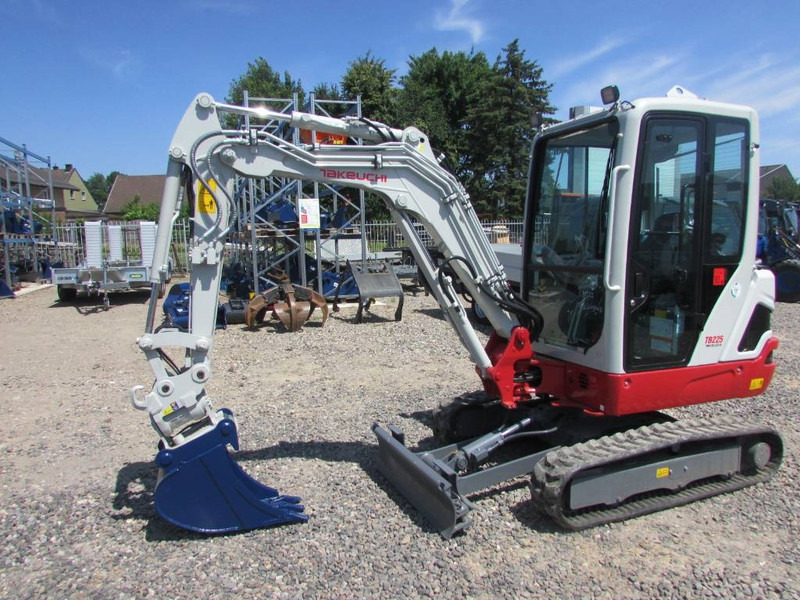 Takeuchi TB 225 Minibagger 42.500 EUR - Miniexcavadora: foto 2 Takeuchi TB 225 Minibagger 42.500 EUR - Miniexcavadora: foto 2