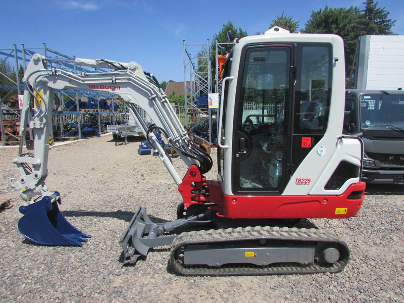 Takeuchi TB 225 Minibagger 42.500 EUR - Miniexcavadora: foto 1 Takeuchi TB 225 Minibagger 42.500 EUR - Miniexcavadora: foto 1