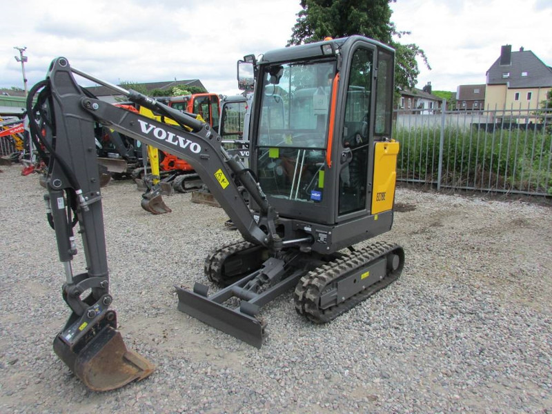 Volvo EC 18 E Minibagger 24.500 EUR - Miniexcavadora: foto 2 Volvo EC 18 E Minibagger 24.500 EUR - Miniexcavadora: foto 2