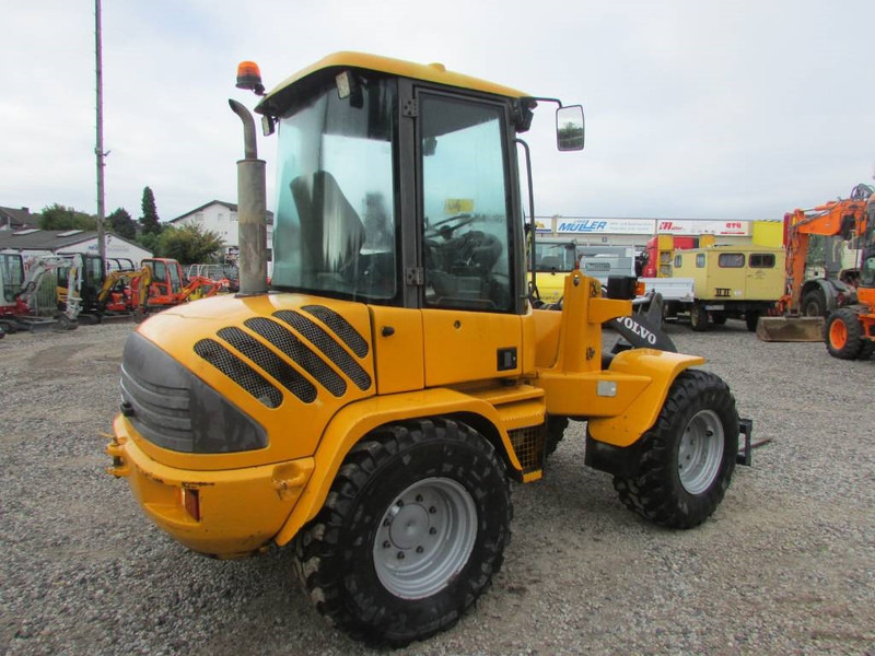 Volvo L 35 B-Z Radlader 16.000 EUR - Cargadora de ruedas: foto 5 Volvo L 35 B-Z Radlader 16.000 EUR - Cargadora de ruedas: foto 5