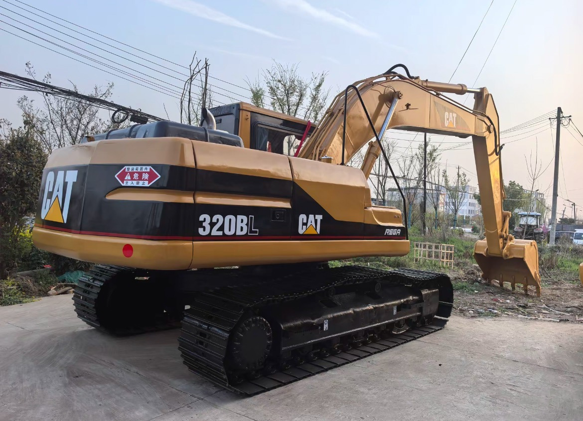 CATERPILLAR 320BL - Excavadora de cadenas: foto 1 CATERPILLAR 320BL - Excavadora de cadenas: foto 1