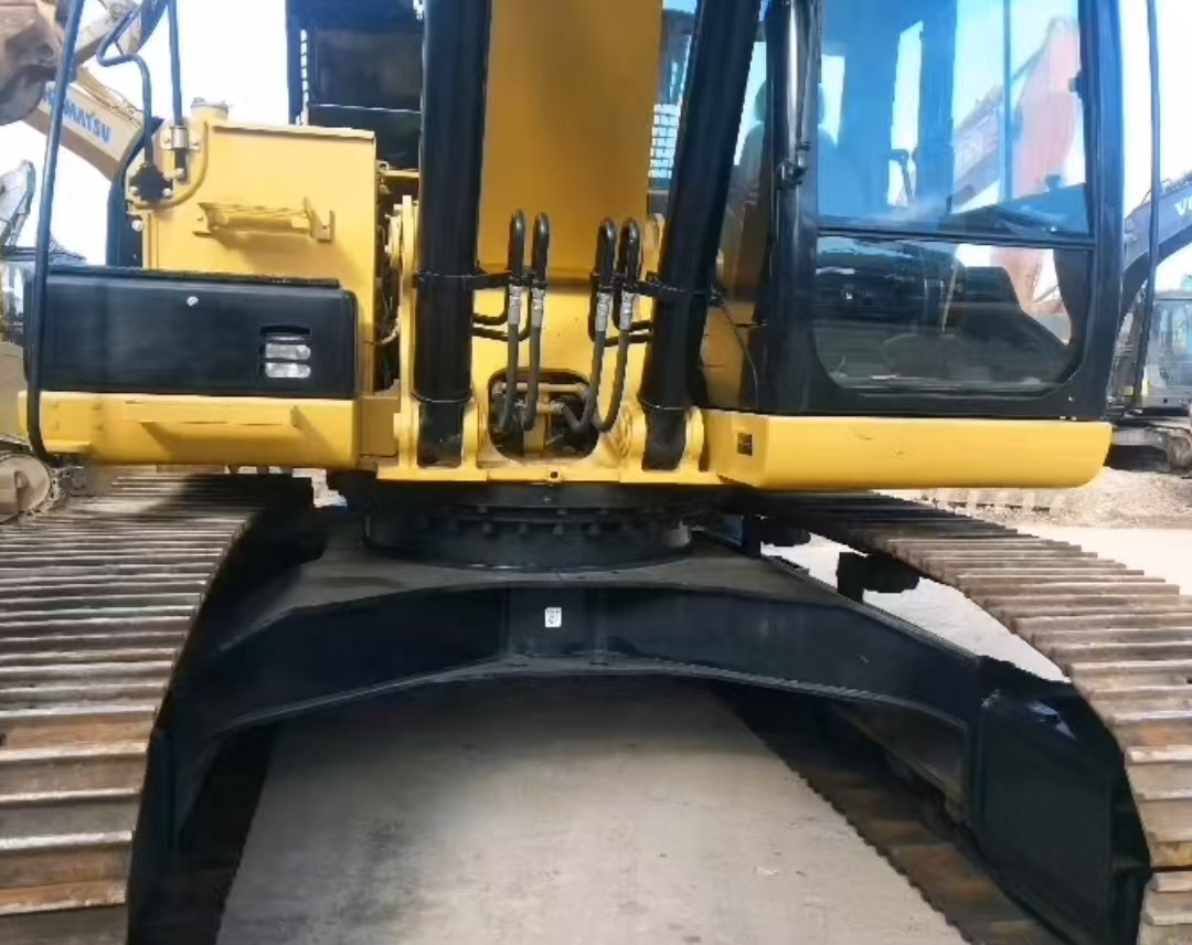 CATERPILLAR 325 D - Excavadora de cadenas: foto 4 CATERPILLAR 325 D - Excavadora de cadenas: foto 4