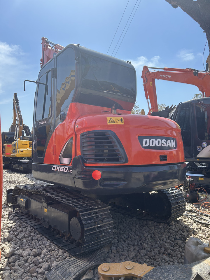 Doosan DX60 - Miniexcavadora: foto 4 Doosan DX60 - Miniexcavadora: foto 4