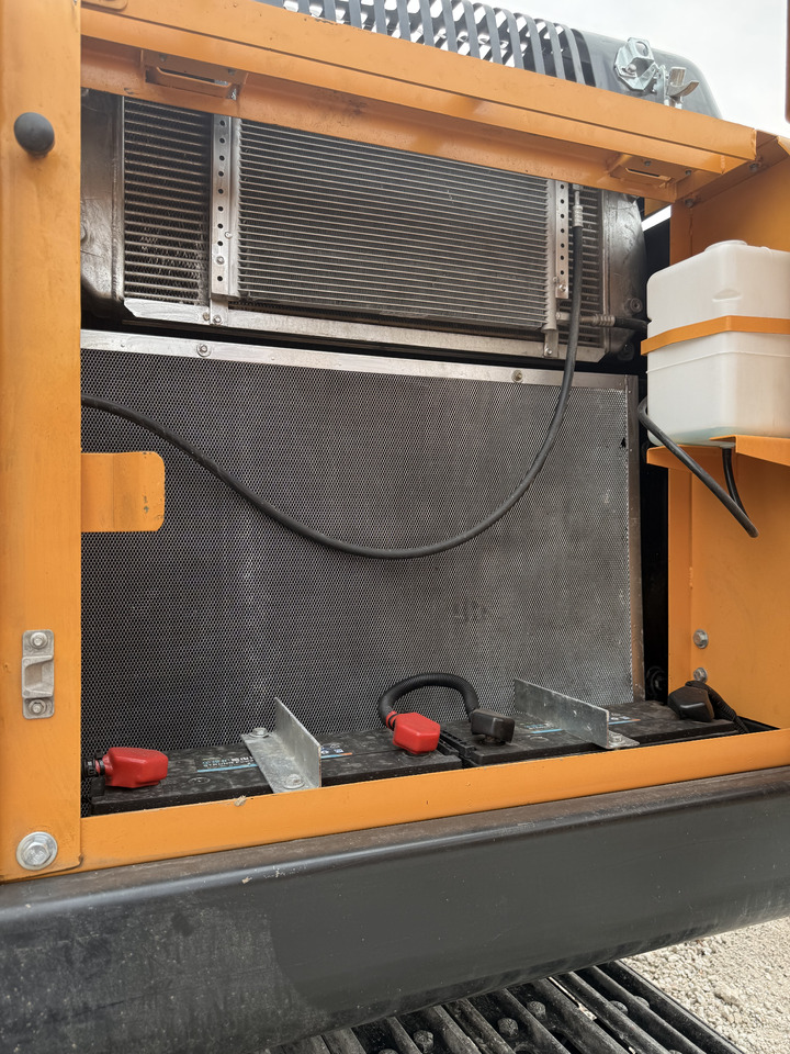 HYUNDAI HX220HD - Excavadora de cadenas: foto 5 HYUNDAI HX220HD - Excavadora de cadenas: foto 5