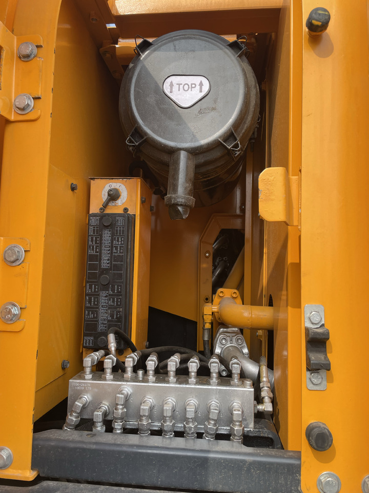 Hyundai R220LC-9S - Excavadora de cadenas: foto 3 Hyundai R220LC-9S - Excavadora de cadenas: foto 3