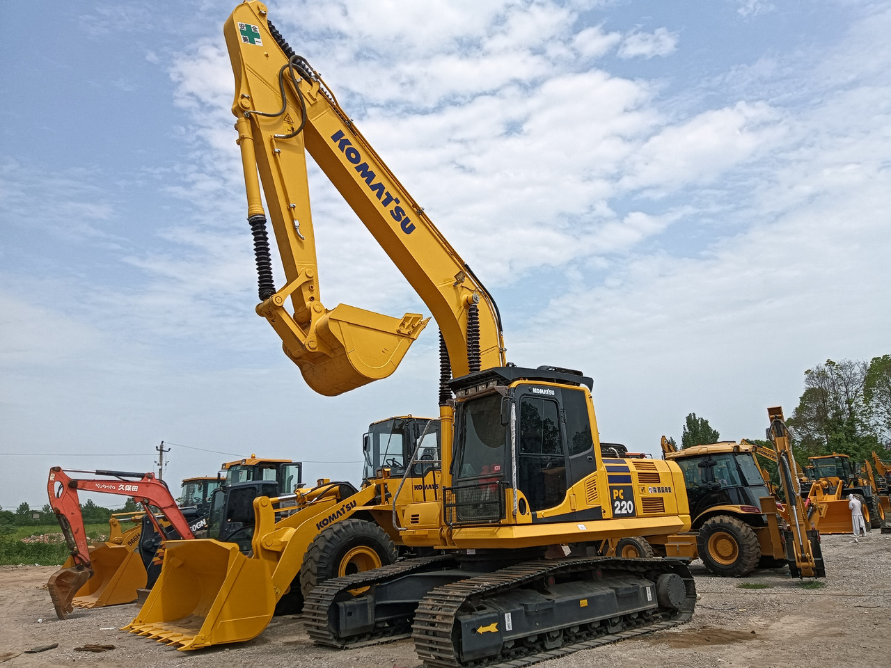 KOMATSU PC 220-8 - Excavadora de cadenas: foto 1 KOMATSU PC 220-8 - Excavadora de cadenas: foto 1
