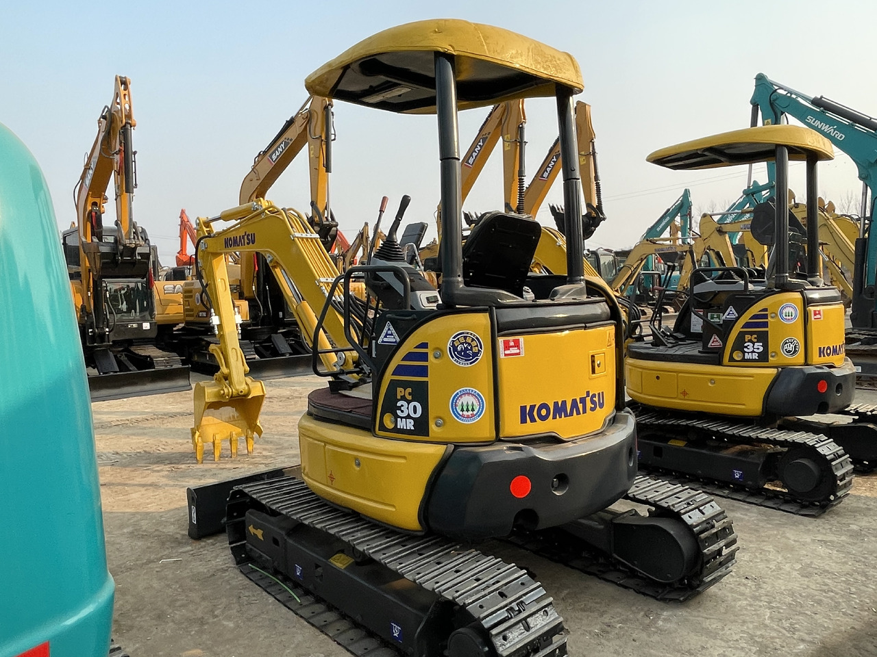 KOMATSU PC30MR-3 - Miniexcavadora: foto 1 KOMATSU PC30MR-3 - Miniexcavadora: foto 1