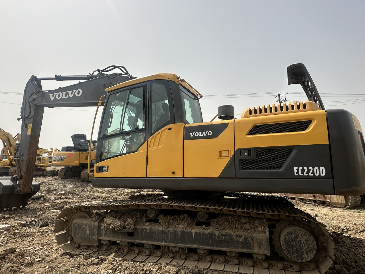 VOLVO EC220D - Excavadora de cadenas: foto 1 VOLVO EC220D - Excavadora de cadenas: foto 1