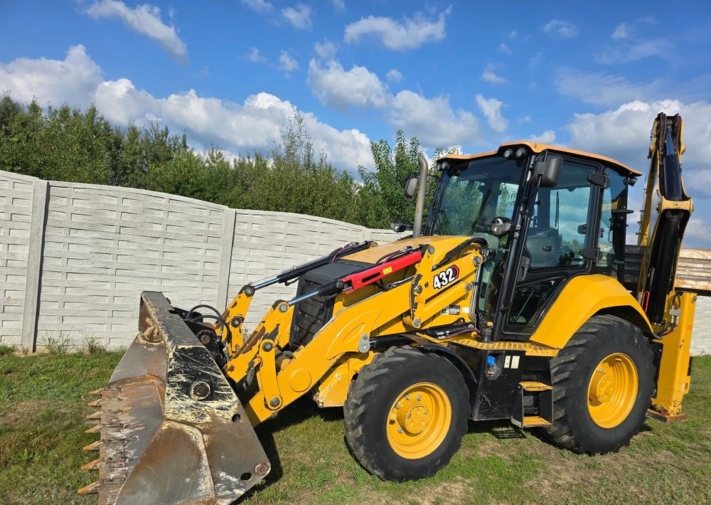 Caterpillar - Retroexcavadora: foto 1 Caterpillar - Retroexcavadora: foto 1