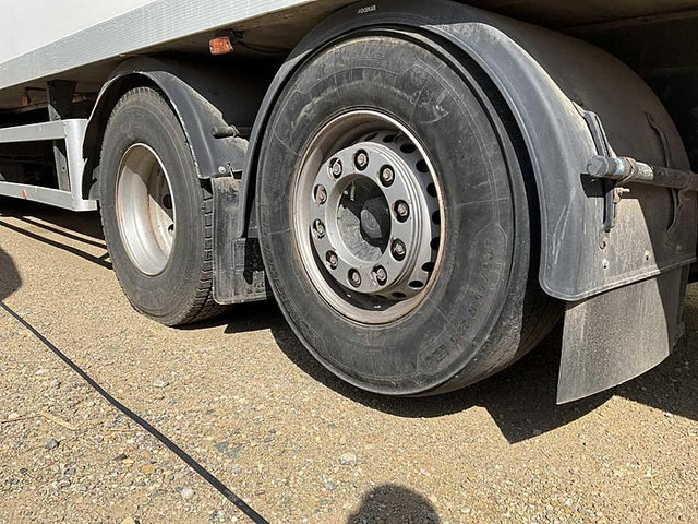 Camión frigorífico Volvo FM9: foto 15