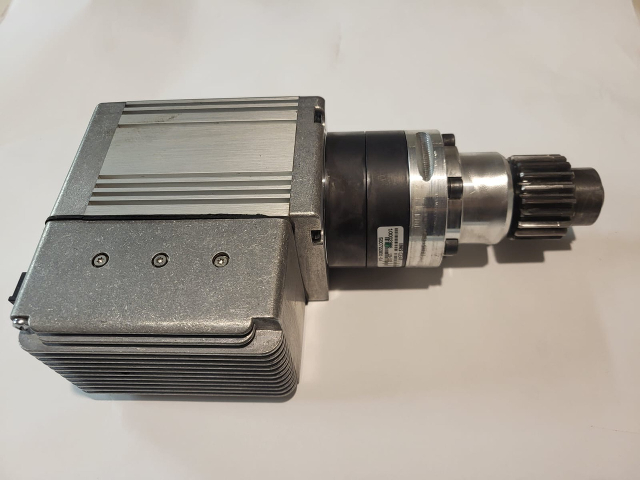 BT steering motor 7596767001 - Recambio para Equipo de manutención: foto 2 BT steering motor 7596767001 - Recambio para Equipo de manutención: foto 2