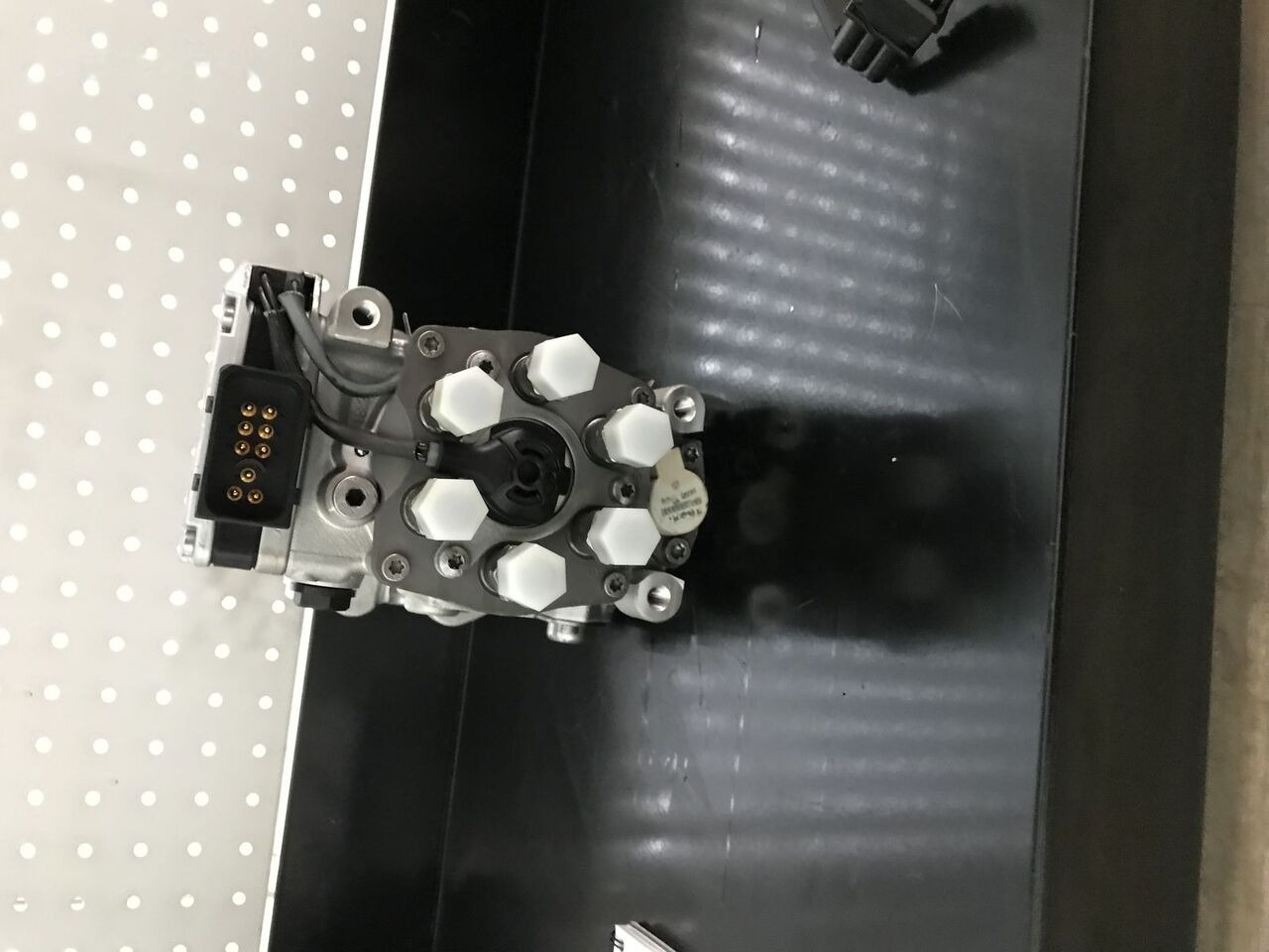 Bosch 2018 51111037611 MAN - Bomba de combustible para Camión: foto 1 Bosch 2018 51111037611 MAN - Bomba de combustible para Camión: foto 1