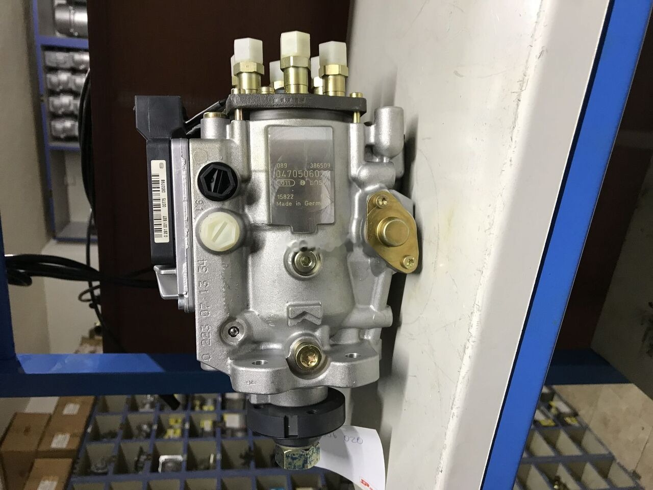 Bosch 2018 51965010612 MAN - Bomba de combustible para Camión: foto 1 Bosch 2018 51965010612 MAN - Bomba de combustible para Camión: foto 1