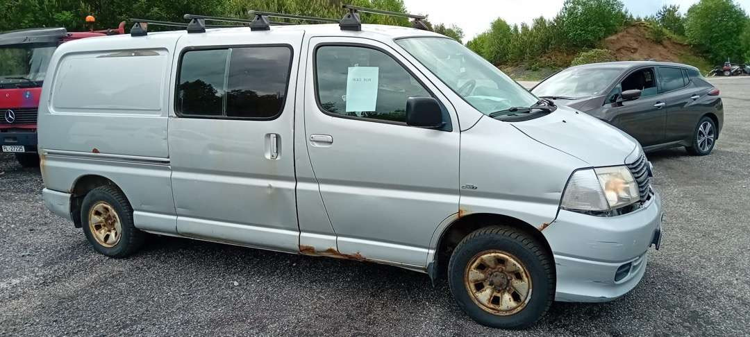 2008 Toyota Hiace 4WD og 2007 Toyota Hiace selges samlet - Coche: foto 3 2008 Toyota Hiace 4WD og 2007 Toyota Hiace selges samlet - Coche: foto 3