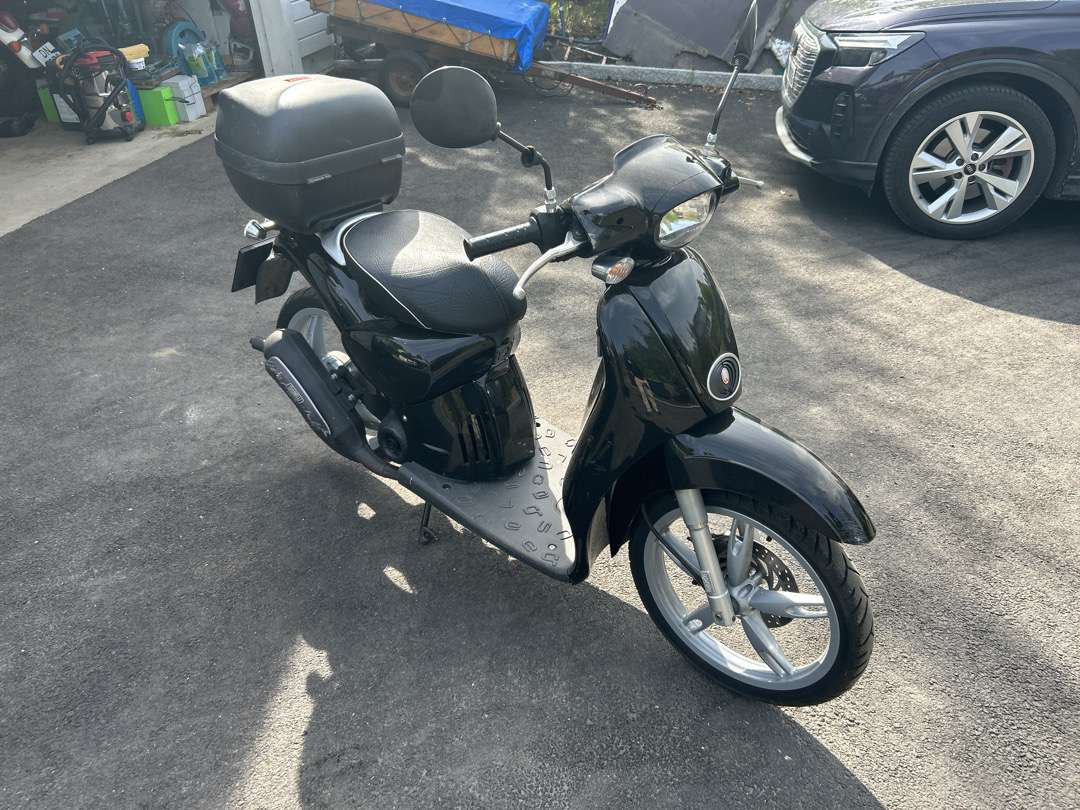 2011 Moped APRILIA APRILIA SCARABEO50 2T NERO APR - Remolque para moto: foto 2 2011 Moped APRILIA APRILIA SCARABEO50 2T NERO APR - Remolque para moto: foto 2