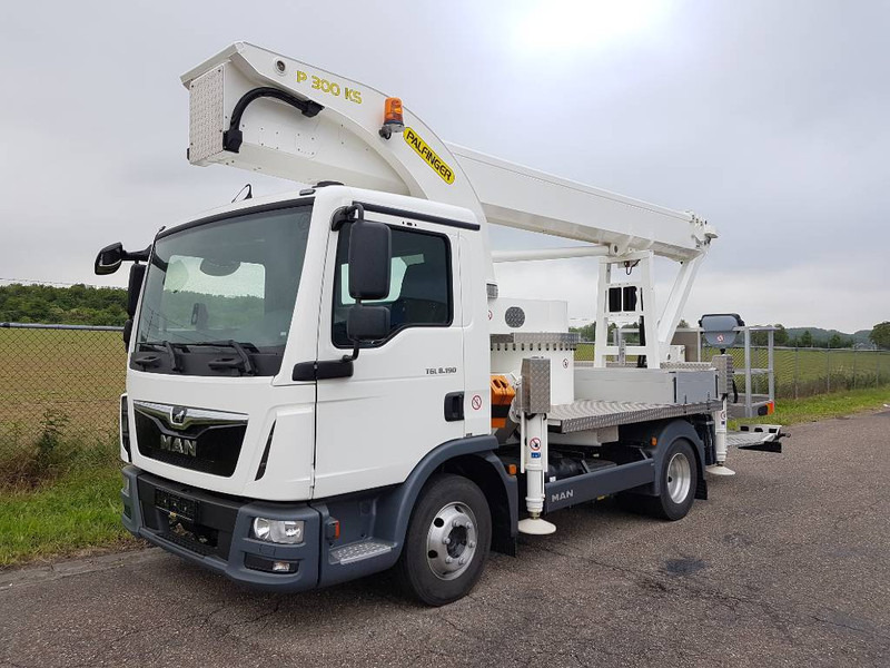 Palfinger P 300 KS | 2022 - Camión con plataforma elevadora: foto 2 Palfinger P 300 KS | 2022 - Camión con plataforma elevadora: foto 2