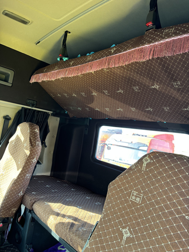 DONGFENG KX - Cabeza tractora: foto 4 DONGFENG KX - Cabeza tractora: foto 4