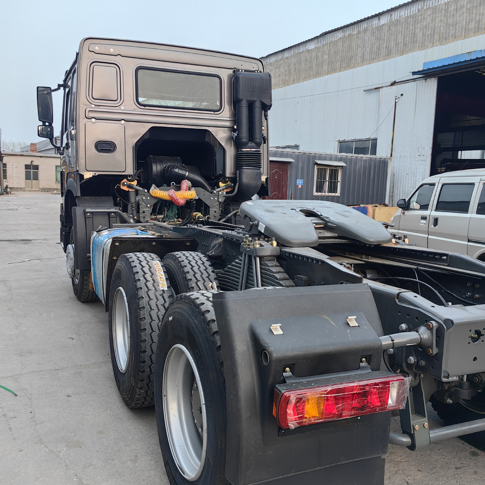 SINOTRUCK HOWO - Cabeza tractora: foto 4 SINOTRUCK HOWO - Cabeza tractora: foto 4