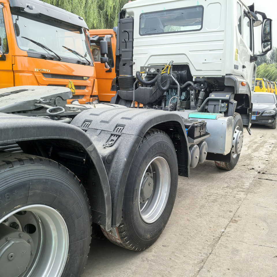 SINOTRUCK HOWO - Cabeza tractora: foto 5 SINOTRUCK HOWO - Cabeza tractora: foto 5