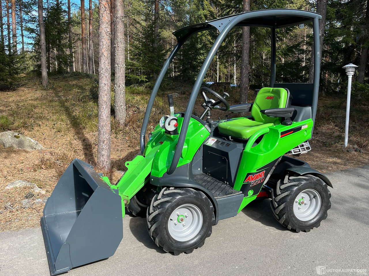 Avant 220 kahdella työlaitteella, 2021, vain 196h,, Jyväskylä - Cargadora articulada: foto 2 Avant 220 kahdella työlaitteella, 2021, vain 196h,, Jyväskylä - Cargadora articulada: foto 2