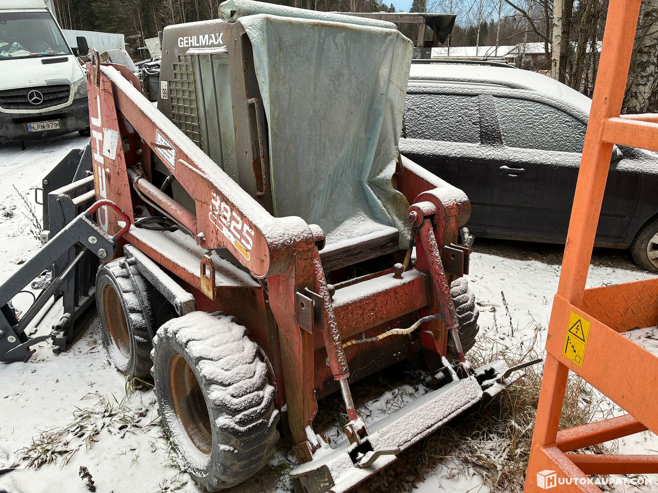 Gehl 3825 loader, Pälkäne - Minicargadora: foto 2 Gehl 3825 loader, Pälkäne - Minicargadora: foto 2