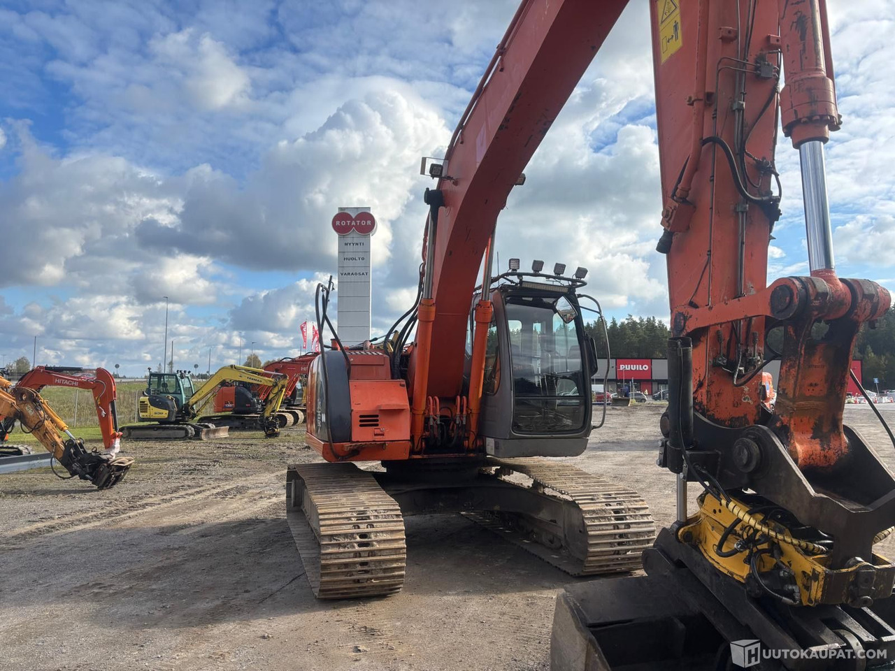 Hitachi ZX 225 USR lc kaivinkone, Lieto - Excavadora de cadenas: foto 5 Hitachi ZX 225 USR lc kaivinkone, Lieto - Excavadora de cadenas: foto 5