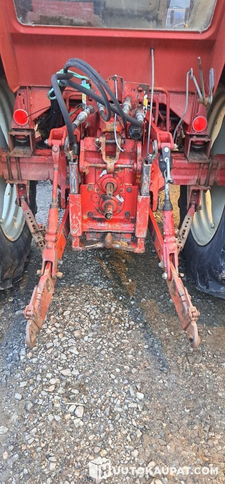 International 585XL, 1985, Diesel, 6 147 h Traktori, Kruunupyy - Tractor: foto 5 International 585XL, 1985, Diesel, 6 147 h Traktori, Kruunupyy - Tractor: foto 5