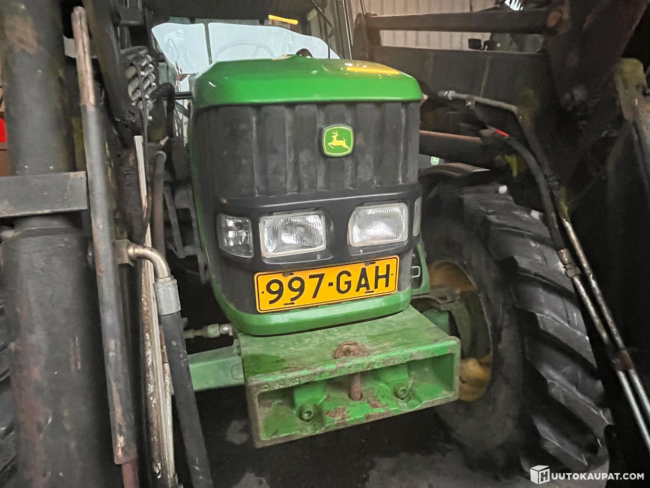 John Deere 6330 tractor with loader, 2012, Espoo - Tractor: foto 2 John Deere 6330 tractor with loader, 2012, Espoo - Tractor: foto 2
