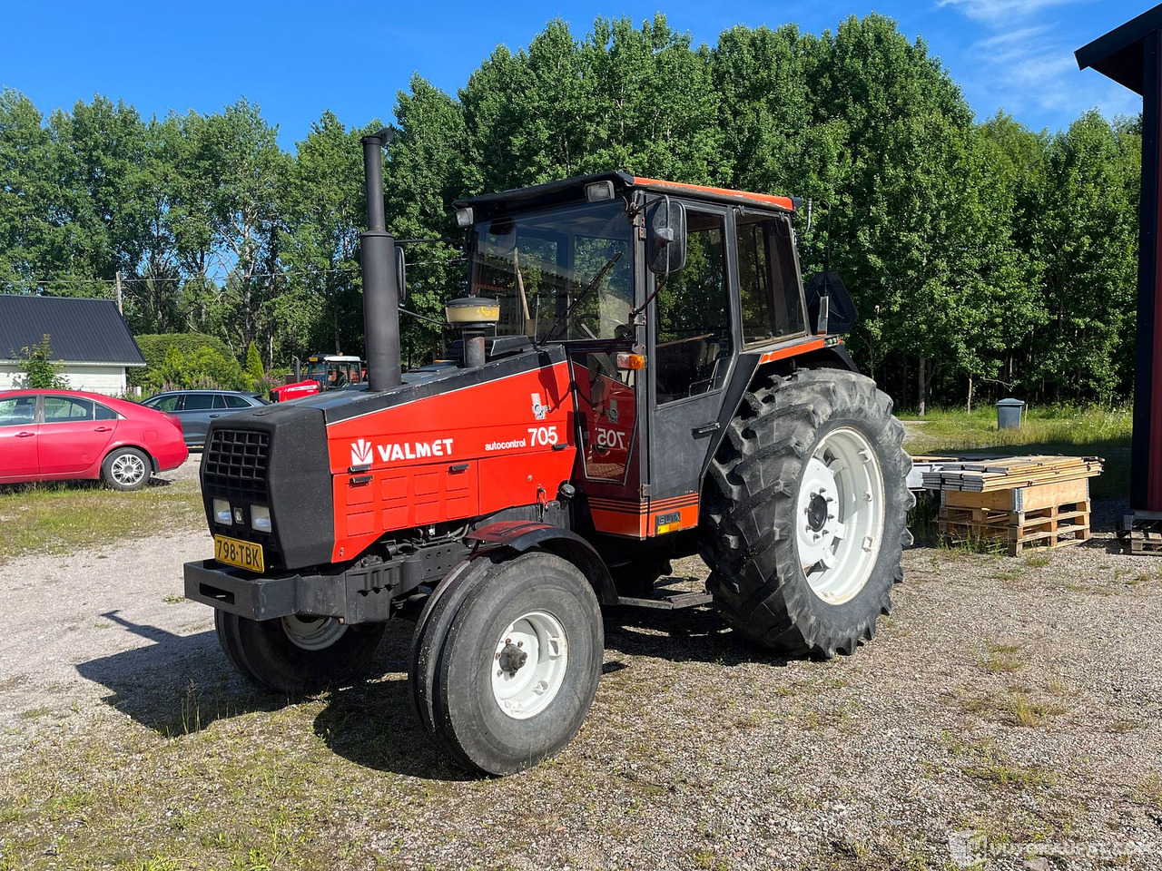 Valmet 705, Traktori, harrastajalta, 1990, Salo - Maquinaria agrícola: foto 1 Valmet 705, Traktori, harrastajalta, 1990, Salo - Maquinaria agrícola: foto 1