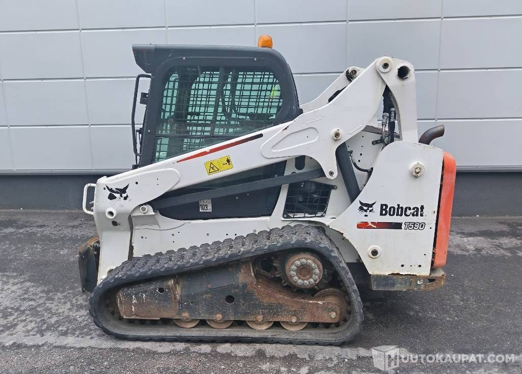 Maquinaria de construcción Bobcat T 590, 2015, 1 064 h Kuormaaja, Vantaa: foto 1