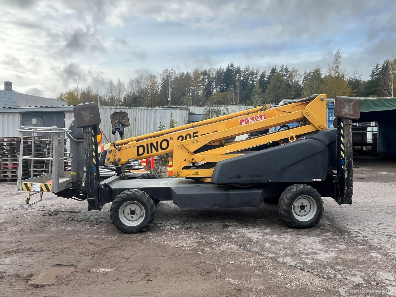 Dino 205RXT, Kuukulkija henkilönostin, Kymppi voimassa vuoteen 2029, 2005, Vantaa - Maquinaria de construcción: foto 1 Dino 205RXT, Kuukulkija henkilönostin, Kymppi voimassa vuoteen 2029, 2005, Vantaa - Maquinaria de construcción: foto 1