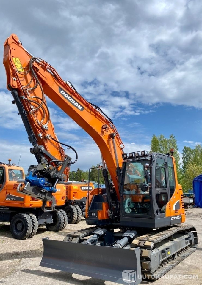 Doosan DX 140LCR-5, 2021, SMP-rototilt, puskulevy ja rasvari, Stage5, Helsinki - Maquinaria de construcción: foto 1 Doosan DX 140LCR-5, 2021, SMP-rototilt, puskulevy ja rasvari, Stage5, Helsinki - Maquinaria de construcción: foto 1