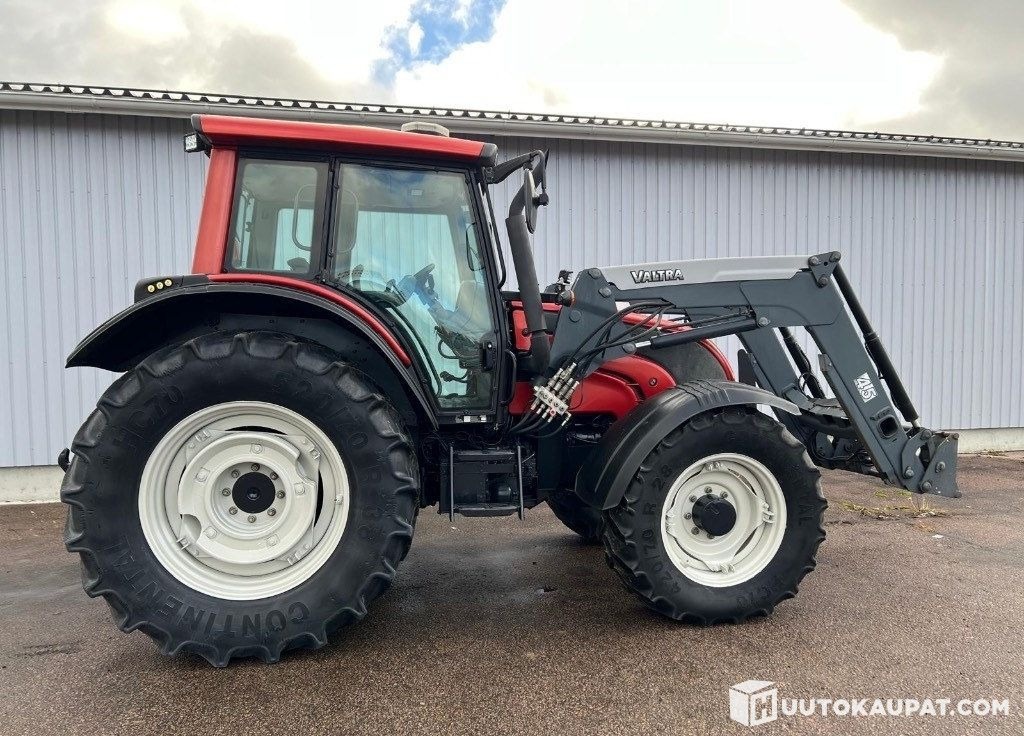 Valtra N121 Advance with front loader, 2007, 9,900 h, Ylivieska - Tractor: foto 3 Valtra N121 Advance with front loader, 2007, 9,900 h, Ylivieska - Tractor: foto 3