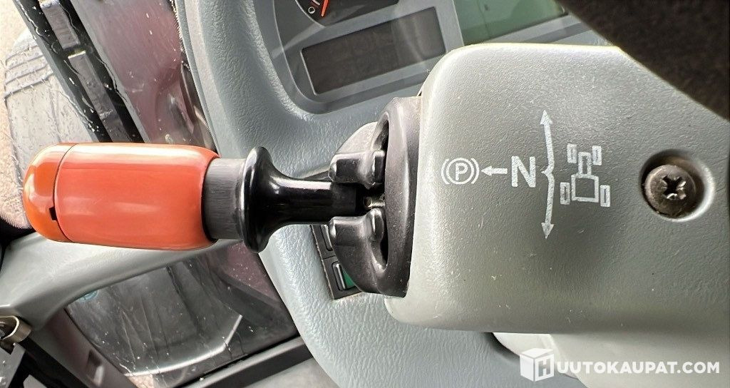 Valtra N121 Advance with front loader, 2007, 9,900 h, Ylivieska - Tractor: foto 5 Valtra N121 Advance with front loader, 2007, 9,900 h, Ylivieska - Tractor: foto 5