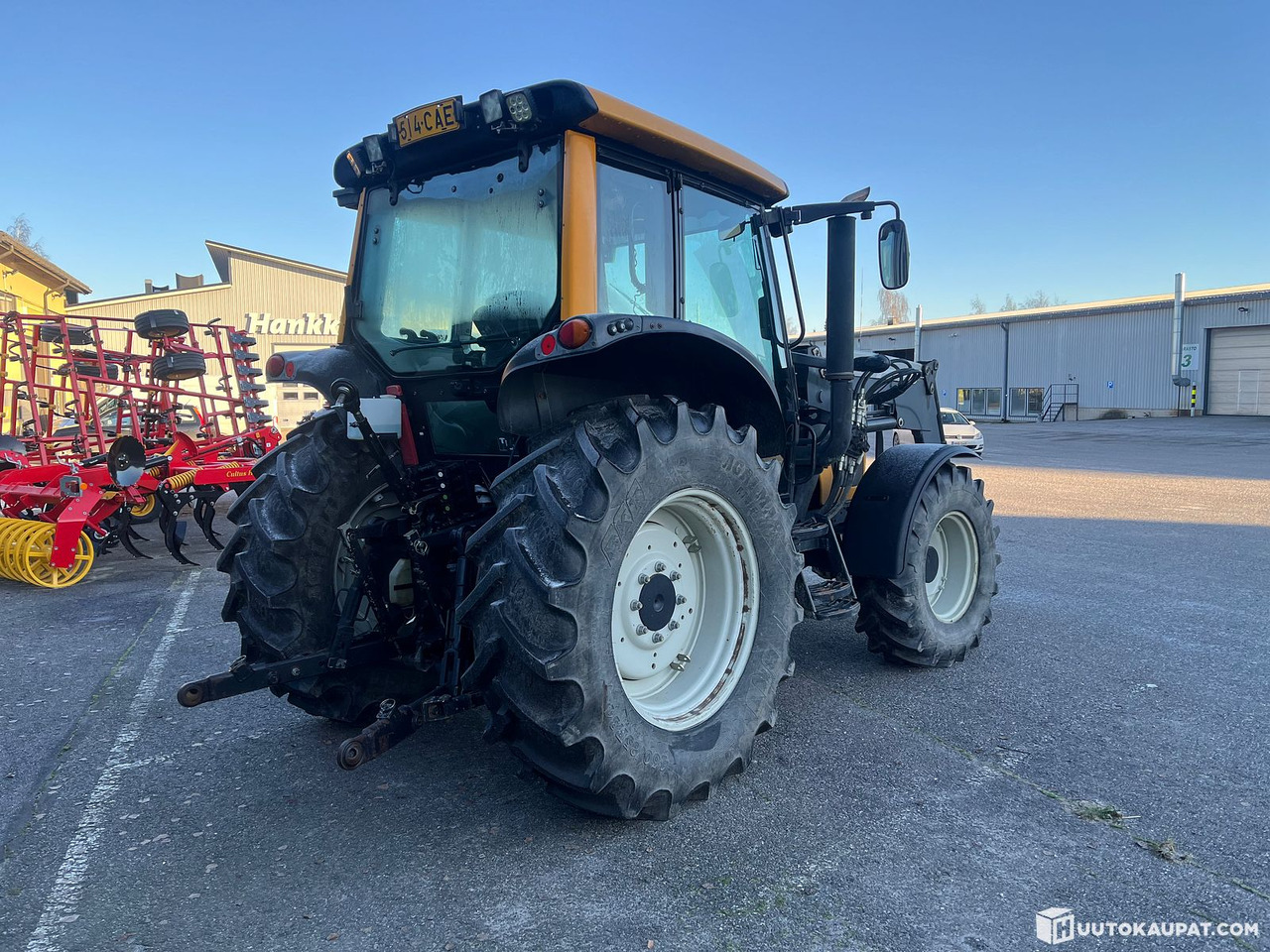 Valtra N92, tractor with loader, 5,120 h, 2010, Salo - Tractor: foto 5 Valtra N92, tractor with loader, 5,120 h, 2010, Salo - Tractor: foto 5