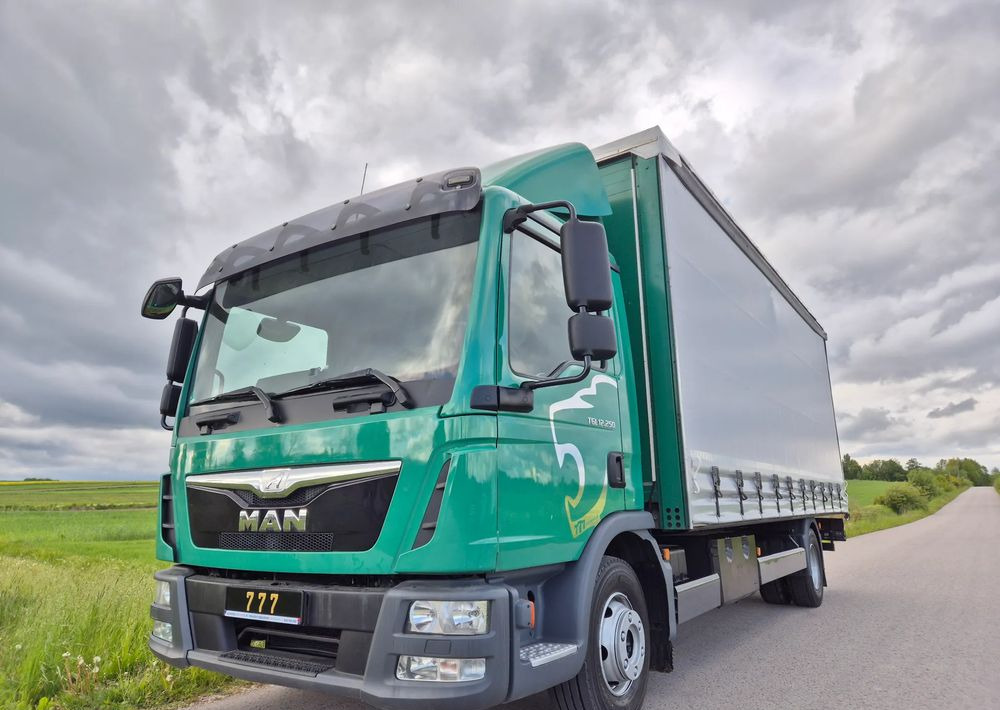 MAN TGL 12.250 6.2m AUTOMAT KLIMA z Niemiec ESP nowe opony EURO 6 / 4.75 rozstaw / zawiesie na wózek widłowy / TOP STAN / okazja nauka jazdy MOŻLIWOŚĆ DOSTOSOWANIA 12t - Camión lona: foto 2 MAN TGL 12.250 6.2m AUTOMAT KLIMA z Niemiec ESP nowe opony EURO 6 / 4.75 rozstaw / zawiesie na wózek widłowy / TOP STAN / okazja nauka jazdy MOŻLIWOŚĆ DOSTOSOWANIA 12t - Camión lona: foto 2