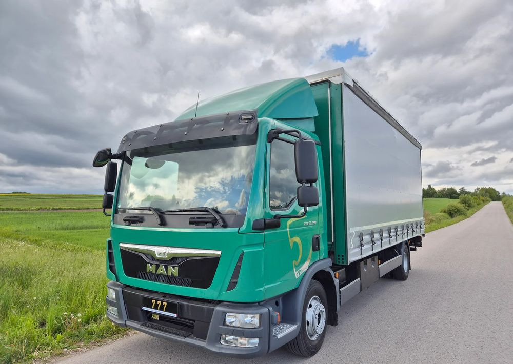 MAN TGL 12.250 6.2m AUTOMAT KLIMA z Niemiec ESP nowe opony EURO 6 / 4.75 rozstaw / zawiesie na wózek widłowy / TOP STAN / okazja nauka jazdy MOŻLIWOŚĆ DOSTOSOWANIA 12t - Camión lona: foto 3 MAN TGL 12.250 6.2m AUTOMAT KLIMA z Niemiec ESP nowe opony EURO 6 / 4.75 rozstaw / zawiesie na wózek widłowy / TOP STAN / okazja nauka jazdy MOŻLIWOŚĆ DOSTOSOWANIA 12t - Camión lona: foto 3