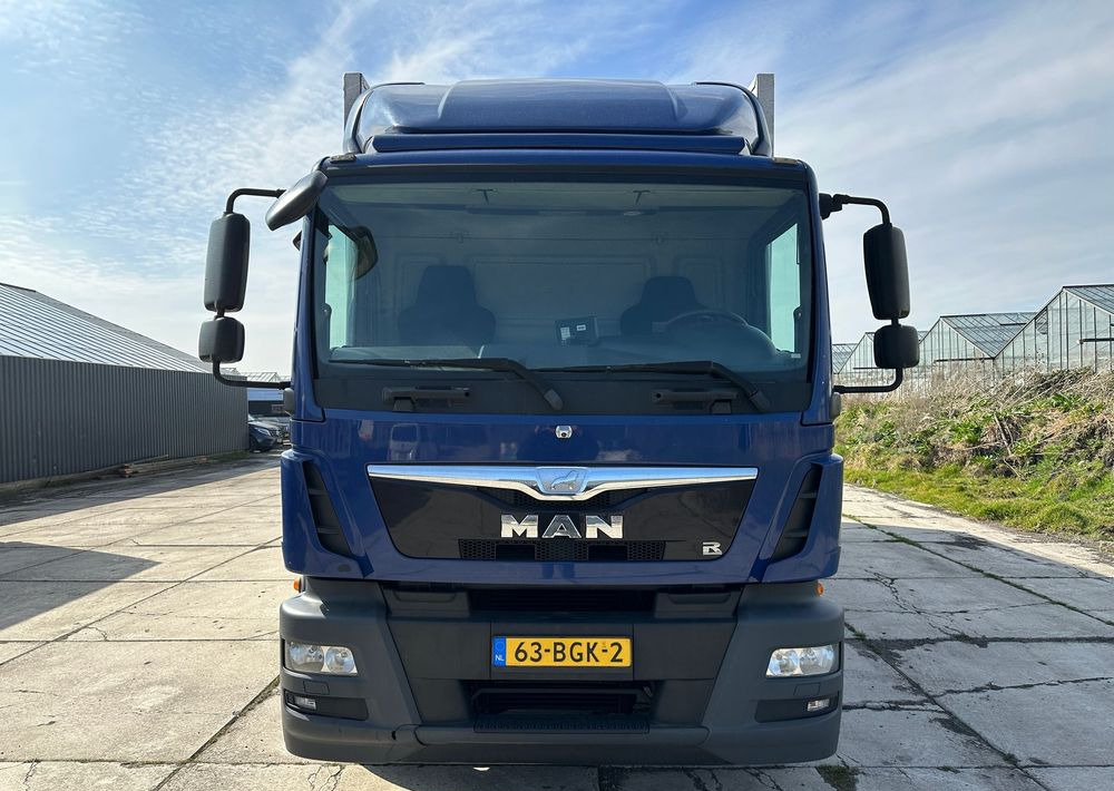 MAN TGM 18.290 18.250 Carrier 1950 D/E z Holandii / TOP STAN / 7.5m / 18 palet / winda + drzwi boczne / OKAZJA - Camión frigorífico: foto 4 MAN TGM 18.290 18.250 Carrier 1950 D/E z Holandii / TOP STAN / 7.5m / 18 palet / winda + drzwi boczne / OKAZJA - Camión frigorífico: foto 4