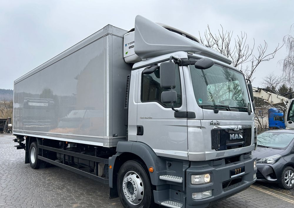 MAN TGM 18.290 TK 1200 R Spectrum THERMO King z Niemiec 8m / 20 palet / winda Klima / OKAZJA - Camión frigorífico: foto 2 MAN TGM 18.290 TK 1200 R Spectrum THERMO King z Niemiec 8m / 20 palet / winda Klima / OKAZJA - Camión frigorífico: foto 2
