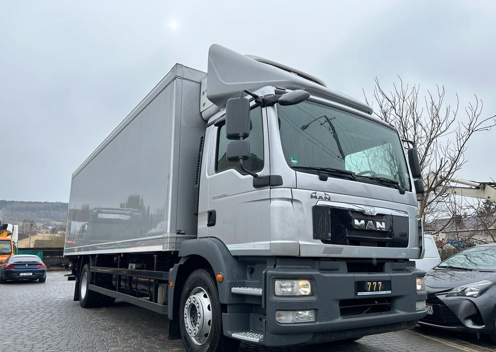MAN TGM 18.290 TK 1200 R Spectrum THERMO King z Niemiec 8m / 20 palet / winda Klima / OKAZJA - Camión frigorífico: foto 3 MAN TGM 18.290 TK 1200 R Spectrum THERMO King z Niemiec 8m / 20 palet / winda Klima / OKAZJA - Camión frigorífico: foto 3