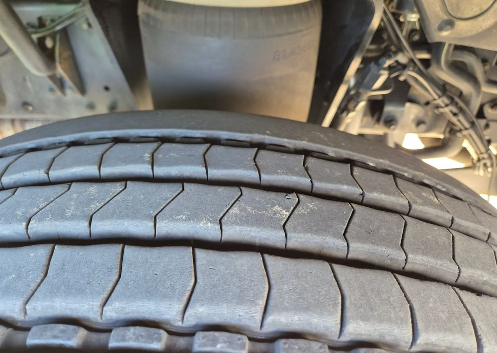 Camión lona MAN Tgm 18.320 FULL SERWIS UNIKAT TOP ORYGINALNY PRZEBIEG z Niemiec AUTOMAT WINDA ACC Pirelli klima postojowa 18.250 18.290 15.250 15.290 15.320: foto 10 Camión lona MAN Tgm 18.320 FULL SERWIS UNIKAT TOP ORYGINALNY PRZEBIEG z Niemiec AUTOMAT WINDA ACC Pirelli klima postojowa 18.250 18.290 15.250 15.290 15.320: foto 10