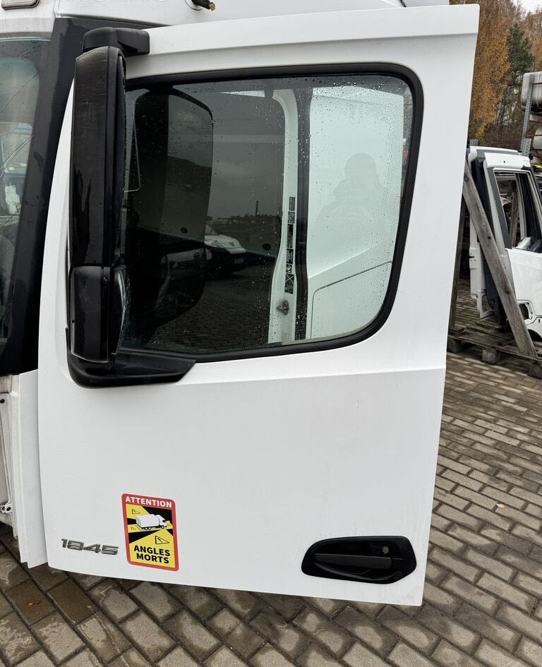 Mercedes-Benz ACTROS MP 4 LEWE truck - Puerta y piezas para Camión: foto 1 Mercedes-Benz ACTROS MP 4 LEWE truck - Puerta y piezas para Camión: foto 1