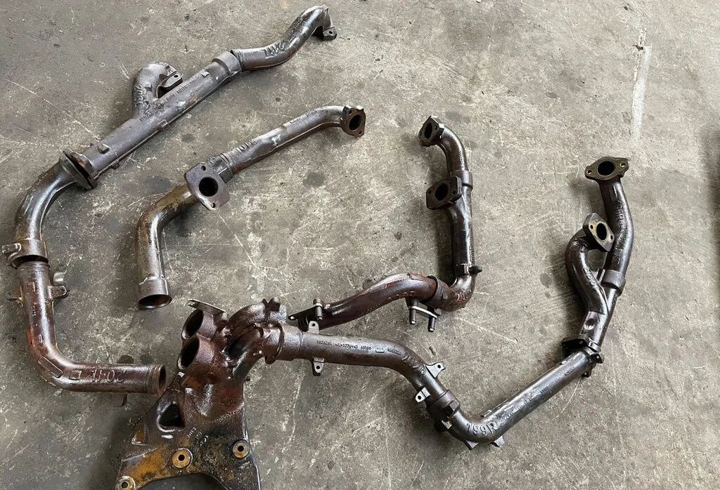 Scania R 730 V8 1906965   Scania R 730 V8 1906965 truck - Colector de escape para Camión: foto 1 Scania R 730 V8 1906965   Scania R 730 V8 1906965 truck - Colector de escape para Camión: foto 1