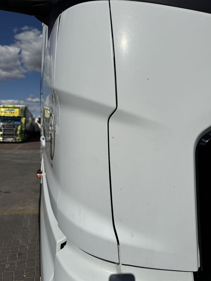 Ford F-Max - Esquina parachoques: foto 2 Ford F-Max - Esquina parachoques: foto 2